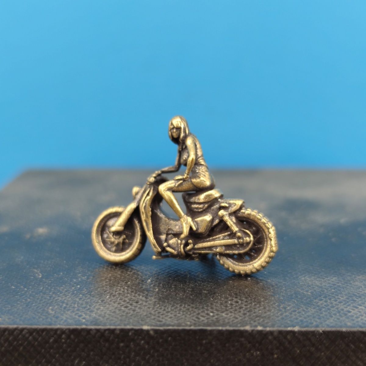 ​​2.4cm Brass Vintage Scooter  - đánh giá và giá Vintage Collectible Dolls