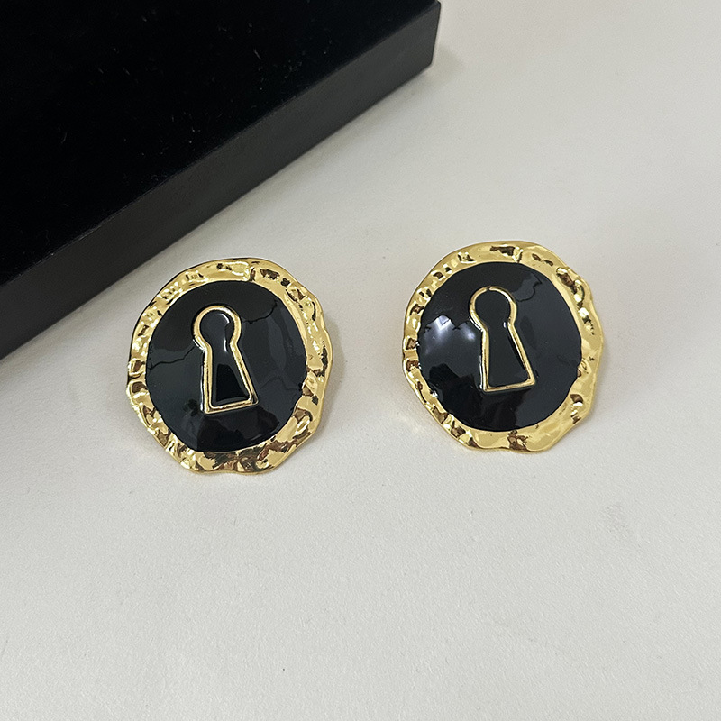 Exaggerated Black Enameled All - đánh giá và giá Vintage Collectible Jewelry